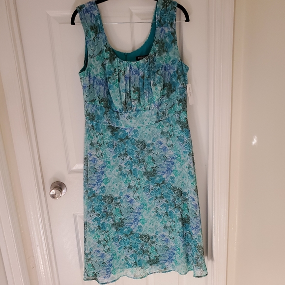 dressbarn Dresses & Skirts - NEW Dressbarn Plus Size Gorgeous Floral Dress